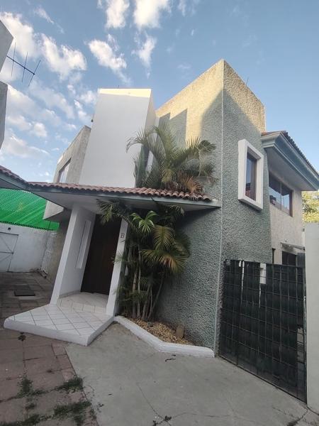 Se Vende Casa en la deportiva Norte en conjunto de 4 casas. Se Vende Casa en la deportiva Norte en conjunto de 4 casas.