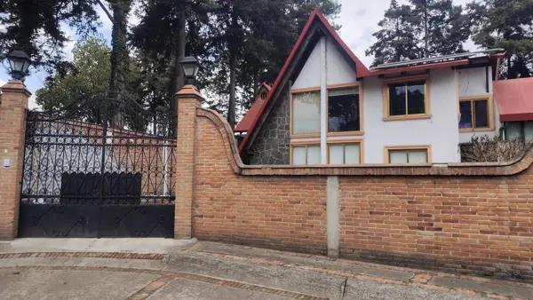 CASA AMUEBLADA EN VENTA *** CERCA SALIDA RAPIDA A SANTA FE