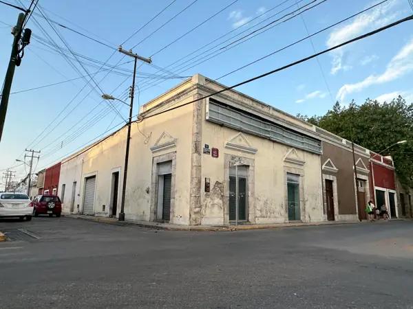 Venta casa comercial en esquina para remodelar, mejorada merida centro
