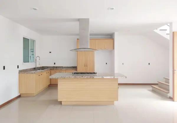 CASA EN VENTA EN ALTOZANO, MORELIA