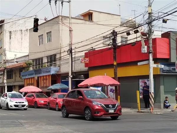 ATENCION INVERSIONISTAS CASA CON LOCALES COMERCIALES FRENTE A UPIICSA IZTACALCO