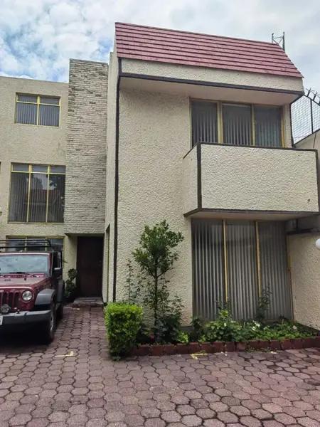 VENTA CASA EN CONDOMINIO SAN BUENAVENTURA, TLALPAN CON BALCÓN Y TERRAZA