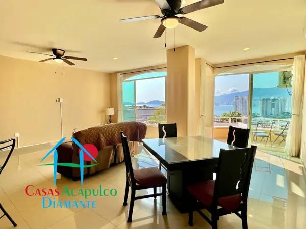 Departamento con 2 recámaras y balcón con vista parcial al mar