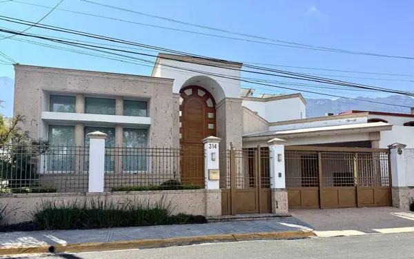 Casa En Venta, Bosques Del Valle, San Pedro Garza García, Nuevo León Casa En Venta, Bosques Del Valle, San Pedro Garza García, Nuevo León