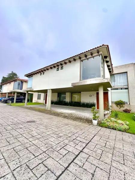 HERMNOSA CASA EN VENTA EN BOSQUE DE LAS FUENTES, CALIMAYA
