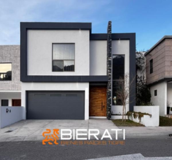 Residencia moderna en venta ubicada en el exclusivo fraccionamiento Bosque Real, al norte de la CD