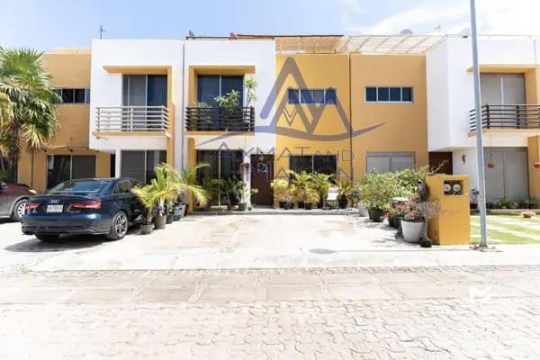 Casa en Venta de Recuperación Bancaria en Privanza Yikal, Supermanzana 40, Cancún Q.R, JX71