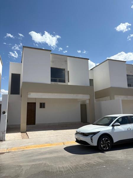 Casa  nueva en renta en Zona Viñedos