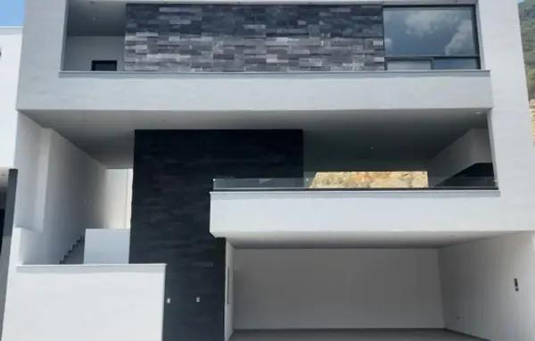 Casa en venta en Carretera Nacional en Monterrey Casa en venta en Carretera Nacional en Monterrey