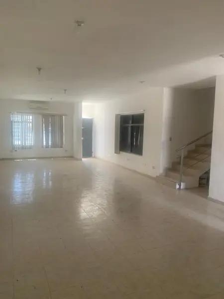 Casa en Venta en Nuevo Torreón: Espaciosa y Conveniente