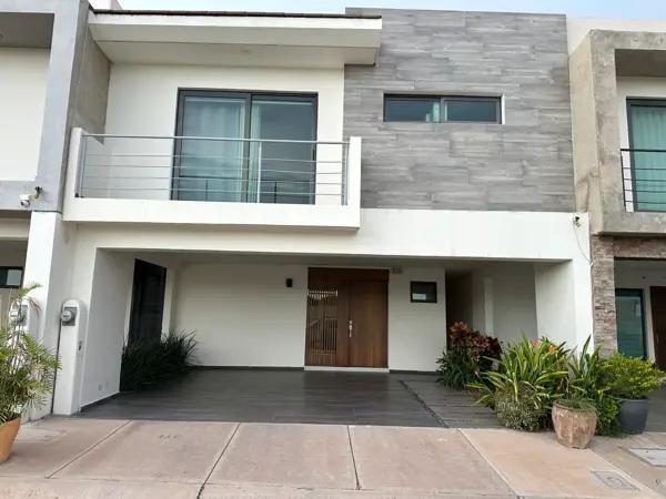 Casa en Venta en Culiacán Sector Sur: Privada Belcanto, Oportunidad Única