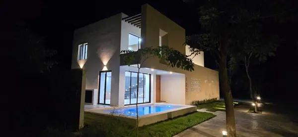 Casa en Venta en Paseos del Country, en esquina, Mérida Casa en Venta en Paseos del Country, en esquina, Mérida