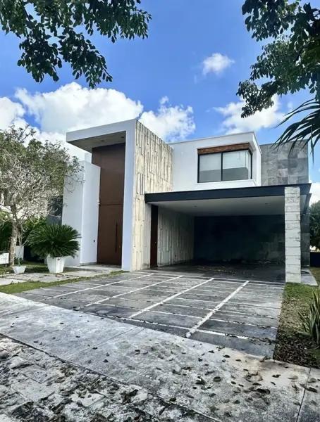 Casa en Venta, en Mérida, en el Yucatán Country Club Casa en Venta, en Mérida, en el Yucatán Country Club