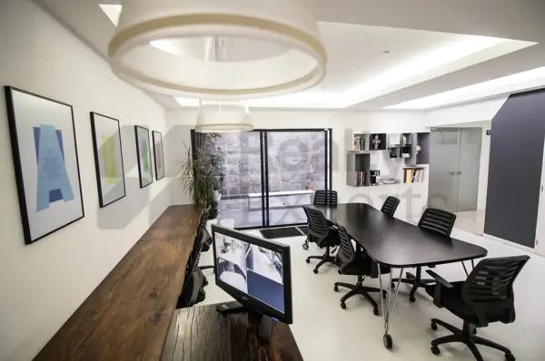 Oficina en Venta en Polanco a 1 cuadra de "Polanquito" y Avenida Mazarik.  4 niveles, Terraza.