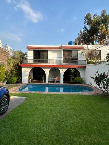 Casa en venta al norte de Cuernavaca — Fraccionamiento Insurgentes Casa en venta al norte de Cuernavaca — Fraccionamiento Insurgentes