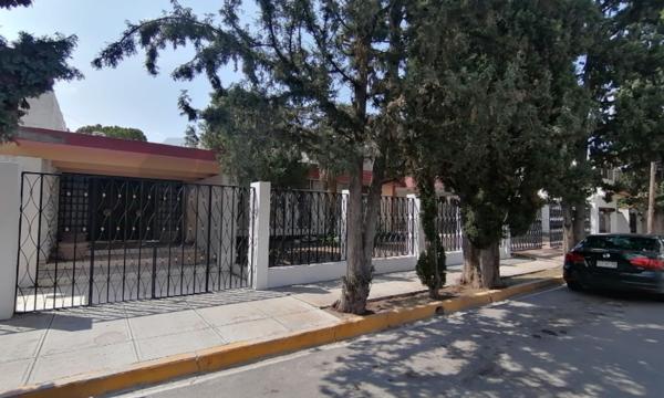 Casa en Venta en Col. República, Saltillo, Coahuila. Terreno: 860 m, construcción 550 m