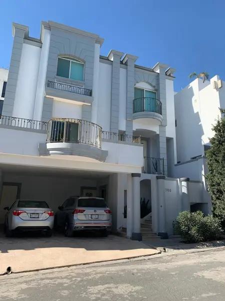 Casas en Venta en Jardines del Paseo Casas en Venta en Jardines del Paseo