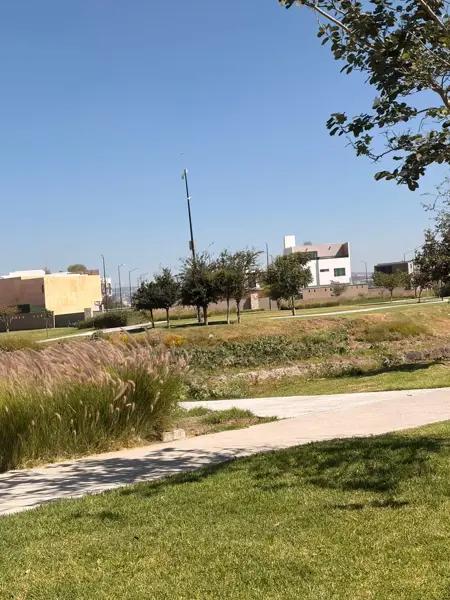 CASA MODERNA EN VENTA HACIENDA CARLOTA