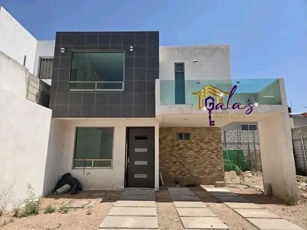 CASA NUEVA, 4 HAB, 1 EN PB CON BAÑO COMPLETO!!