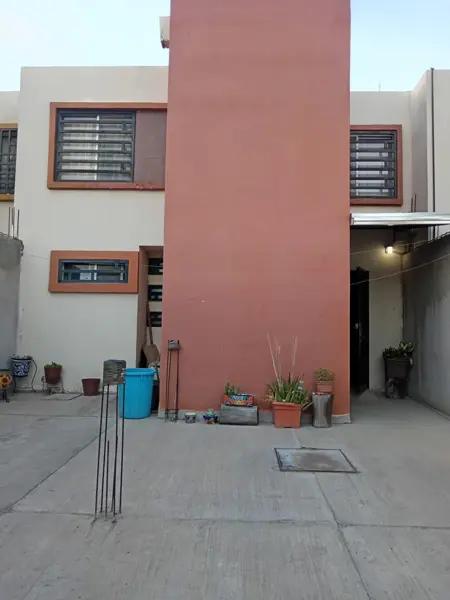 Baja de precio, en Venta en Fraccionamiento Santa Sofía, Irapuato - Espaciosa y con Acceso Privado Baja de precio, en Venta en Fraccionamiento Santa Sofía, Irapuato - Espaciosa y con Acceso Privado
