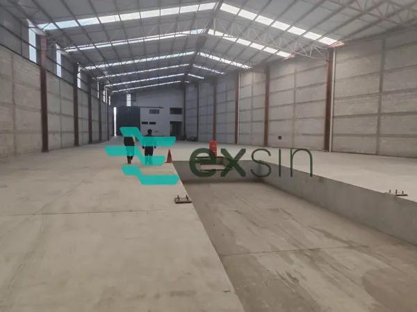 Renta de bodega, autopista, andén, oficinas frente a VW