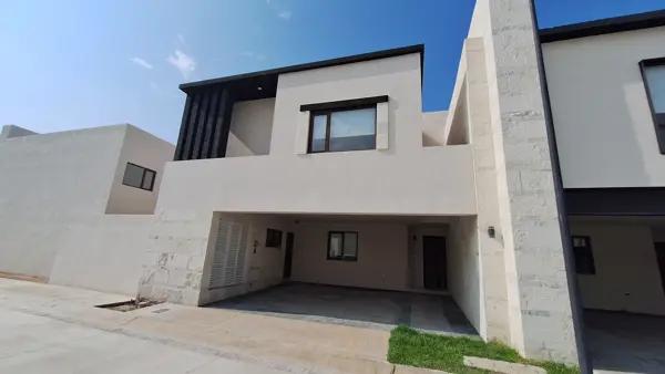 ¡Vive al Norte! Casa Moderna con Alberca, Pádel y Casa Club