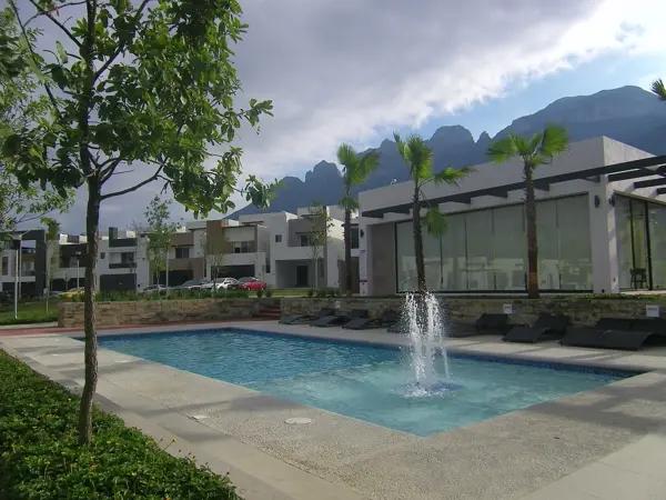 CASA EN RENTA CUMBRES SAN AGUSTIN SECTOR MANCHESTER