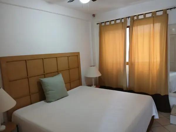 Departamento de 1 recámara amueblado en alquiler Zona Hotelera  PV a una cuadra de la playa