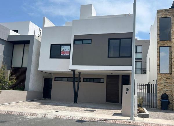 Casa en Condominio en Venta en Zibatá, Querétaro - Espacios Amplios y Modernos