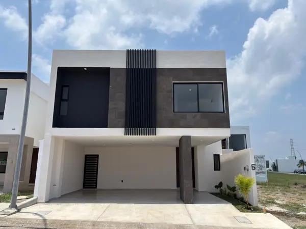 CASA EN VENTA EN LOMAS DEL DORADO