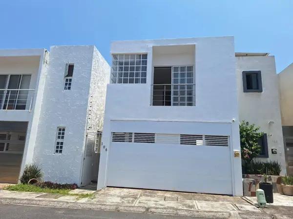 Casa en Venta en Lomas del Sol con Recámara en Planta Baja, Riviera Veracruzana