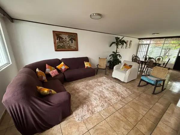 CASA EN AVENIDA EJERCITO NACIONAL