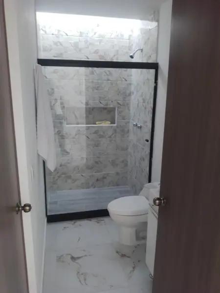 SEGURIDAD Y CONFORT, VIVE DENTRO DE UN CLUB 
( todas las amenidades como alberca, cancha de squash)