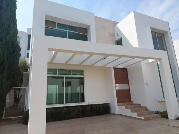 Casa en Venta en Lomas de Angelópolis: Espaciosa y Bien Ubicada Casa en Venta en Lomas de Angelópolis: Espaciosa y Bien Ubicada