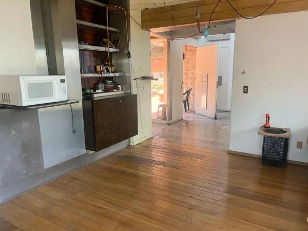 CASA EN VENTA COMO TERRENO EN BOSQUES DE LAS LOMAS CASA EN VENTA COMO TERRENO EN BOSQUES DE LAS LOMAS