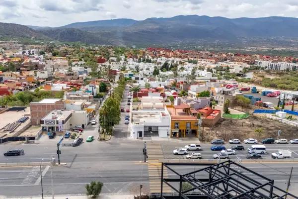 CASA EN VENTA CON USO DE SUELO EN SANMIGUEL DE ALLENDE