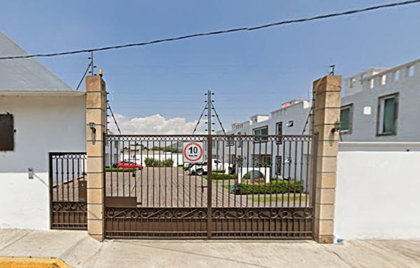 TEPETONGO, FRACC. RESIDENCIAL EL BAYO, TEXAQUIC, TOLUCA, EDO. DE MÉXICO. BRS.