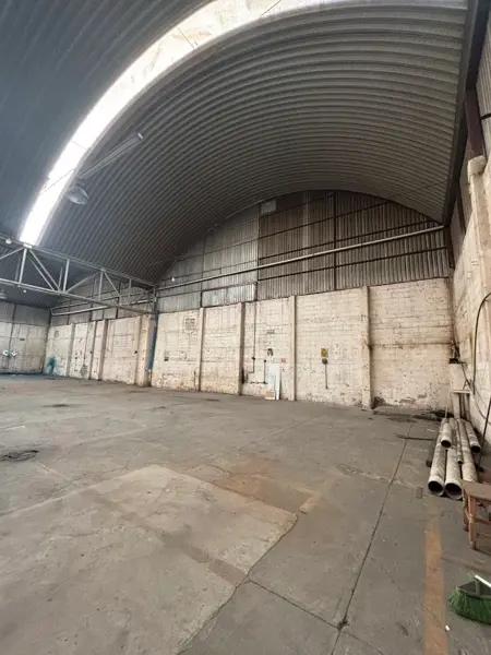 Renta bodega con oficinas. San Lorenzo Almecatla, Atrás de Planta VW