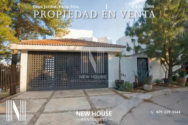 Casa Amplia en Gran Jardín | Excelente opción para remodelación