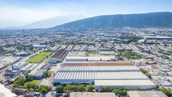 Renta de Bodega Industrial en San Nicolás, 15,000 m²