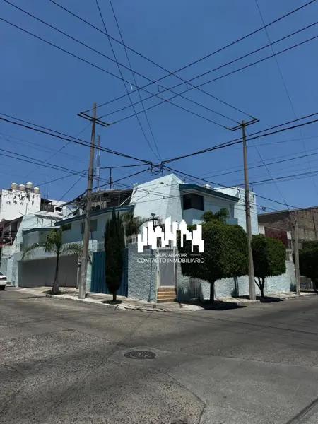 CASA EN VENTA PARA OFICINAS  EN INDEPENDENCIA