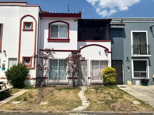Casa en Venta cerca de Línea 4 en Fraccionamiento Real del Valle, Tlajomulco