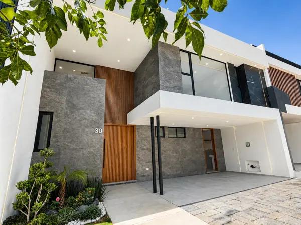 Casa en venta Lomas de Angelópolis 2 | Parque Viena | 330 m² | Jardín interior + diseño moderno Casa en venta Lomas de Angelópolis 2 | Parque Viena | 330 m² | Jardín interior + diseño moderno