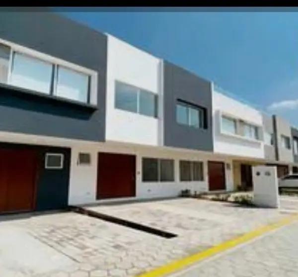 Casa en Venta en Rinconada Cuautlancingo: Oportunidad Habitacional en Complejo Privado