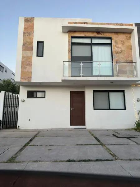 Casa en renta con jardín en El Condado, Corregidora, Querétaro