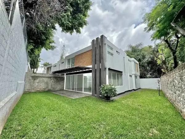 Excelente casa en Bellavista con recamara en P.B.