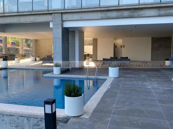 Residencial Dinastía, Torre Tres Puertas