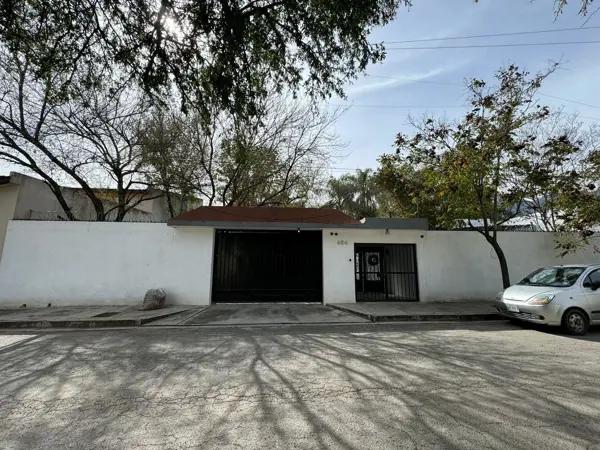 Casa en Venta en el Yerbaniz, Stgo, Nuevo Leon