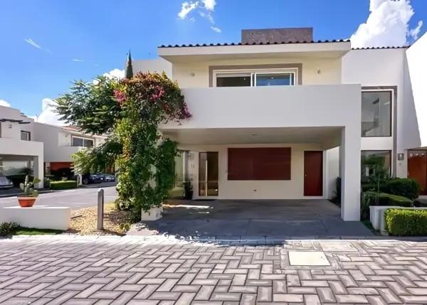 VENTA DE CASA EN BOSQUES DE LA ASUNCION, METEPEC AZ