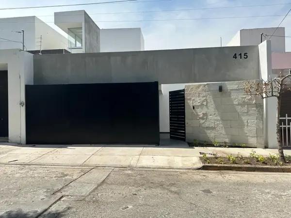 Casa en venta Los Bosques al norte de la ciudad de Aguascalientes (ADV)